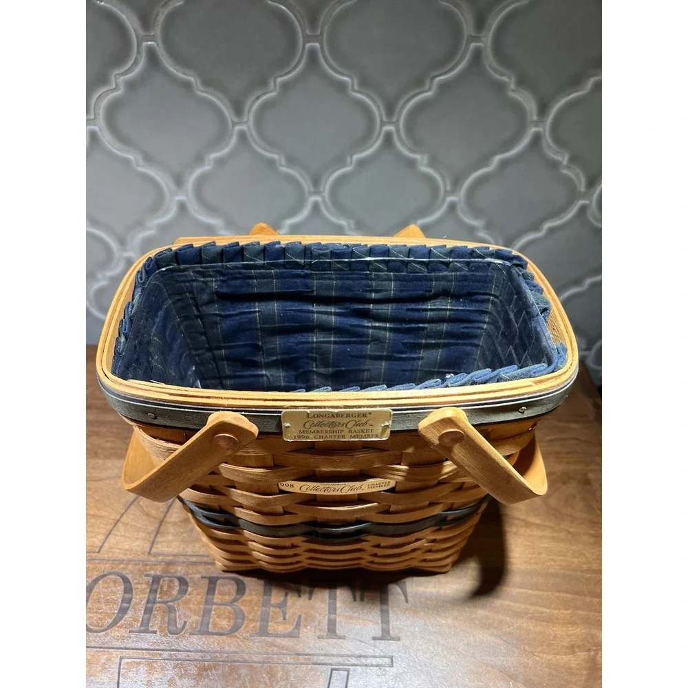 Longaberger Basket Collectors Club With Plaid‎ Liner And Plastic Protector